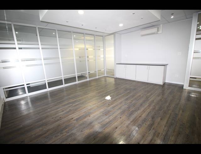 3,331M² OFFICE FOR SALE IN BEREA